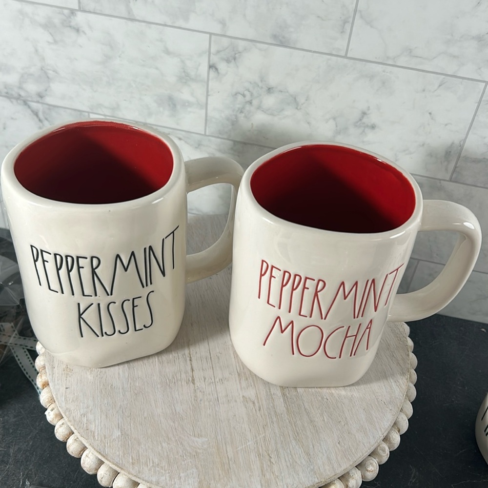 Sealed NWT Rae Dunn Christmas mug set of 2 peppermint mocha &peppermint kisses